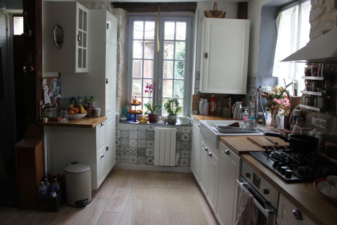 Guest house Avenue Du Chateau 3*